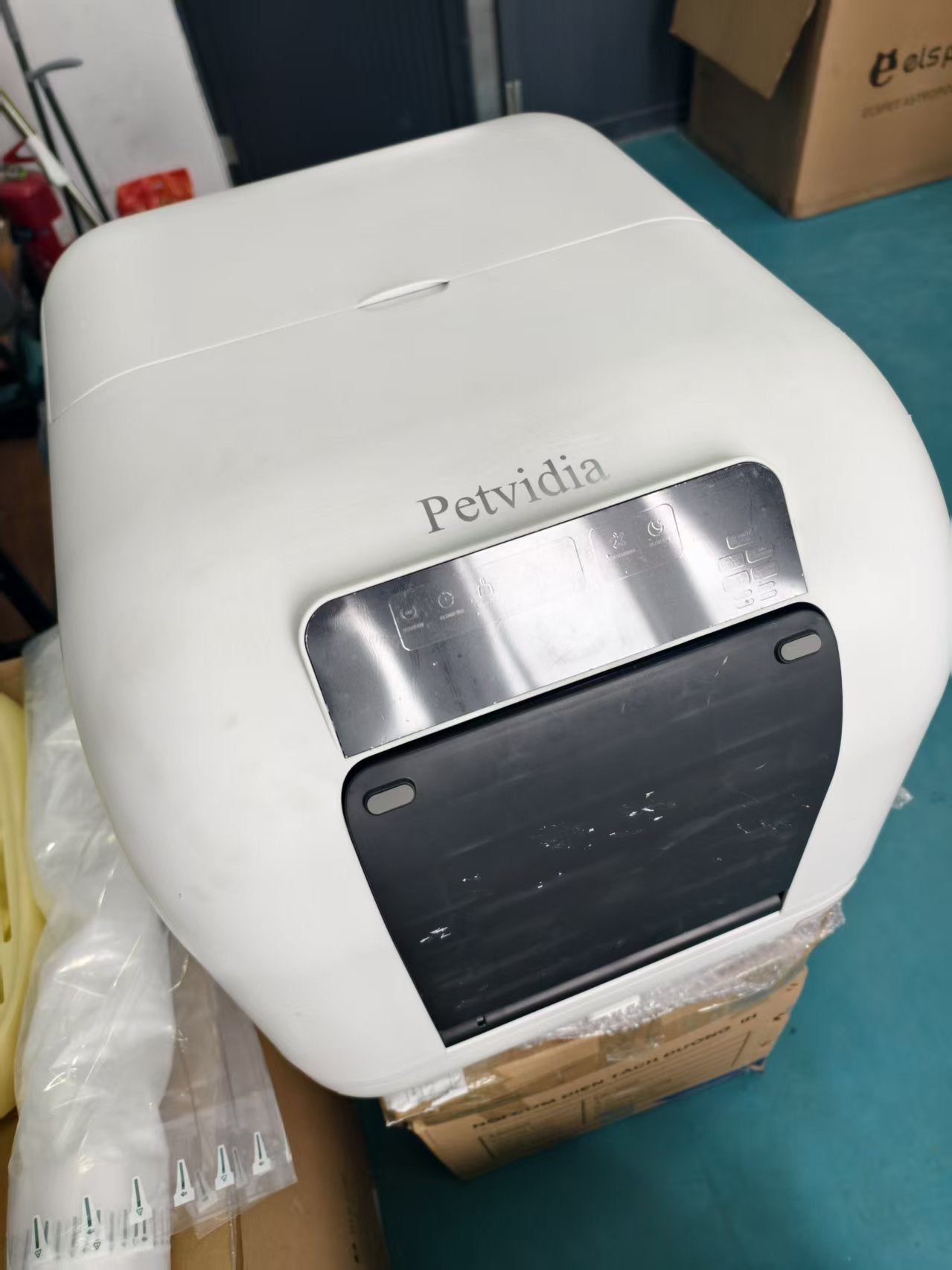 Petvidia Self Cleaning Litter Box