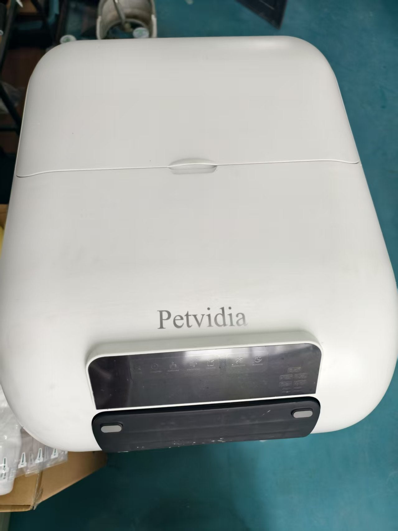 Petvidia Self Cleaning Litter Box