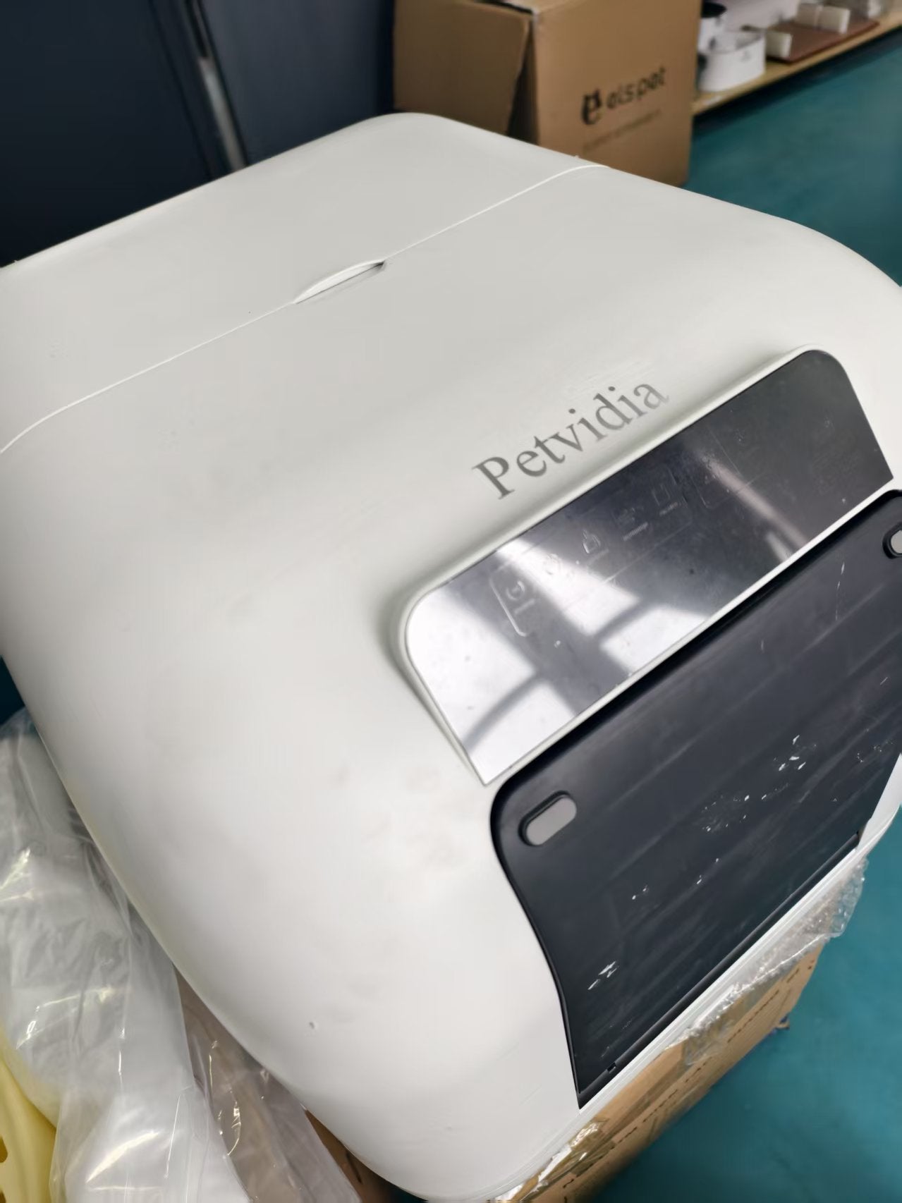 Petvidia Self Cleaning Litter Box